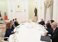 Ουκρανία: Παράθυρο τριμερούς στο Αμπού Ντάμπι — Το Κρεμλίνο μιλά για τέλος του πολέμου