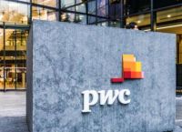 PwC: Στα 60,2 δισ. δολάρια τα έσοδα, αλλά Deloitte και EY ανεβάζουν ταχύτητα
