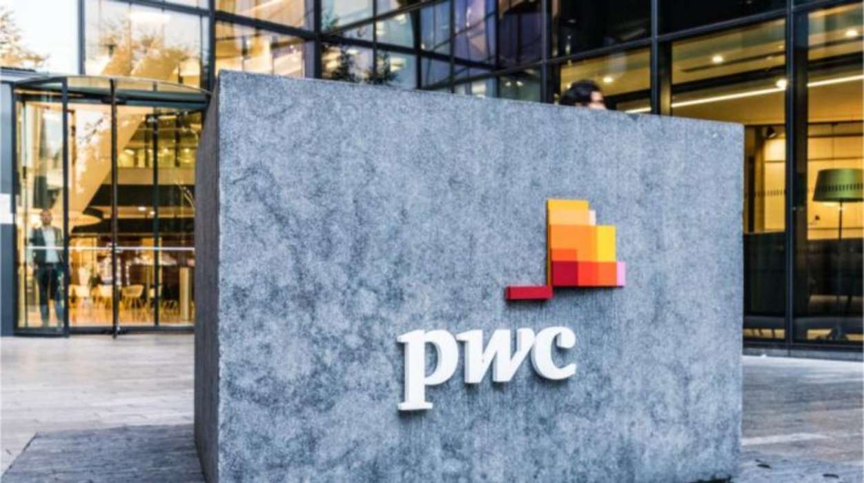 PwC: Στα 60,2 δισ. δολάρια τα έσοδα, αλλά Deloitte και EY ανεβάζουν ταχύτητα