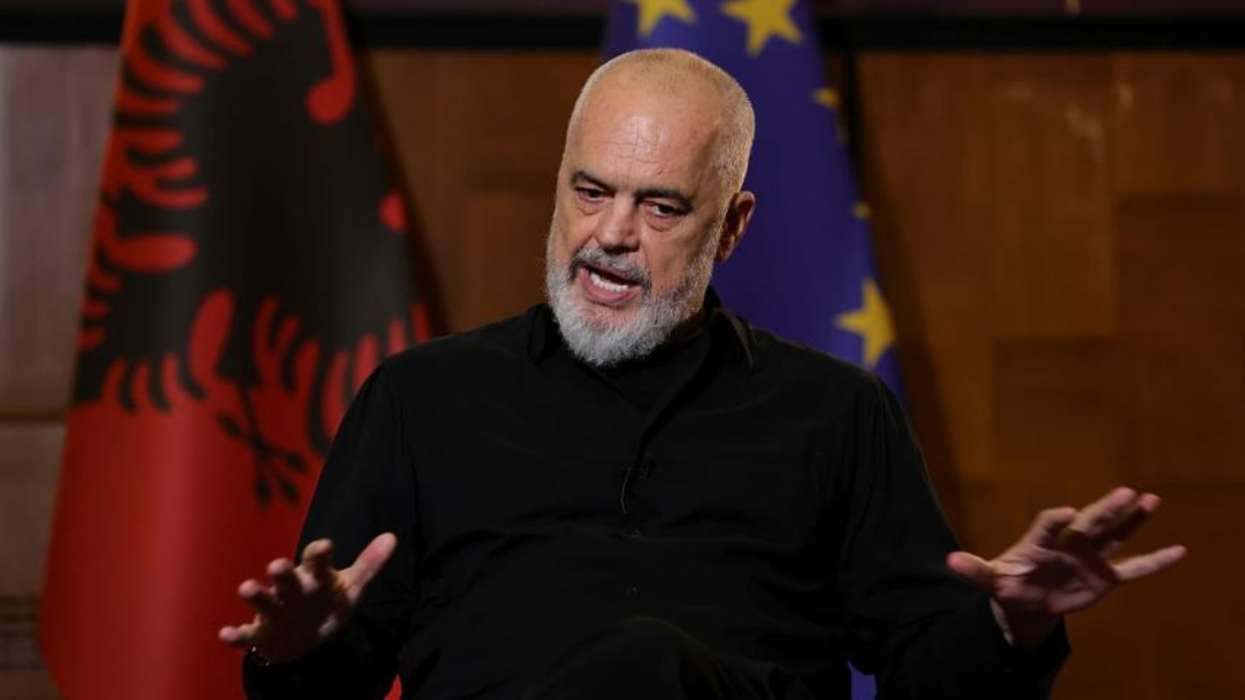 Ράμα σε κλοιό οργής: Επίθεση στα γραφεία του κόμματός του — «Δεν αμφισβητούμαι εγώ»