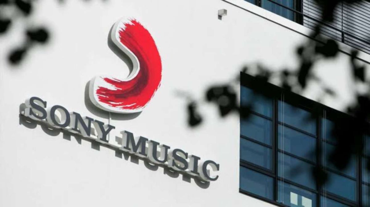 Η ΤΝ πλημμυρίζει τη μουσική – Η Sony κατέβασε πάνω από 260.000 ψεύτικα τραγούδια