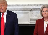Τραμπ εναντίον Politico: Τελεσίγραφο 48 ωρών από τον Λευκό Οίκο – «Διορθώστε ή θα υπάρξουν συνέπειες»