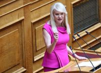 Τζάκρη: «Τρία χτυπήματα κατά της Ελλάδας» – Σφοδρή επίθεση σε Μητσοτάκη και Γεραπετρίτη για τη Λιβύη