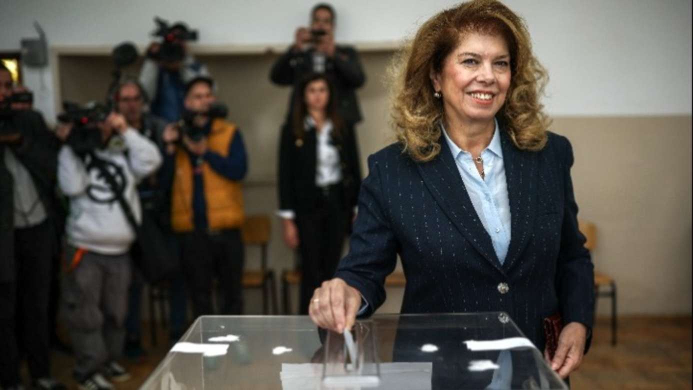 Προεδρικές εκλογές Βουλγαρία: Η Ιλιάνα Γιότοβα και ο Αντρέι Γκιούροφ θα αναμετρηθούν στον δεύτερο γύρο