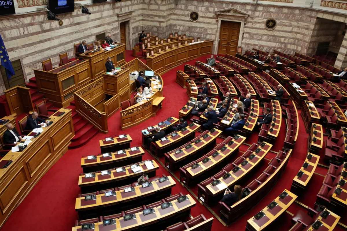 Τι φέρνει ο άξονας Αθήνας–Βερολίνου–Ρώμης; Δύο αμυντικές συμφωνίες στο τεστ της Βουλής