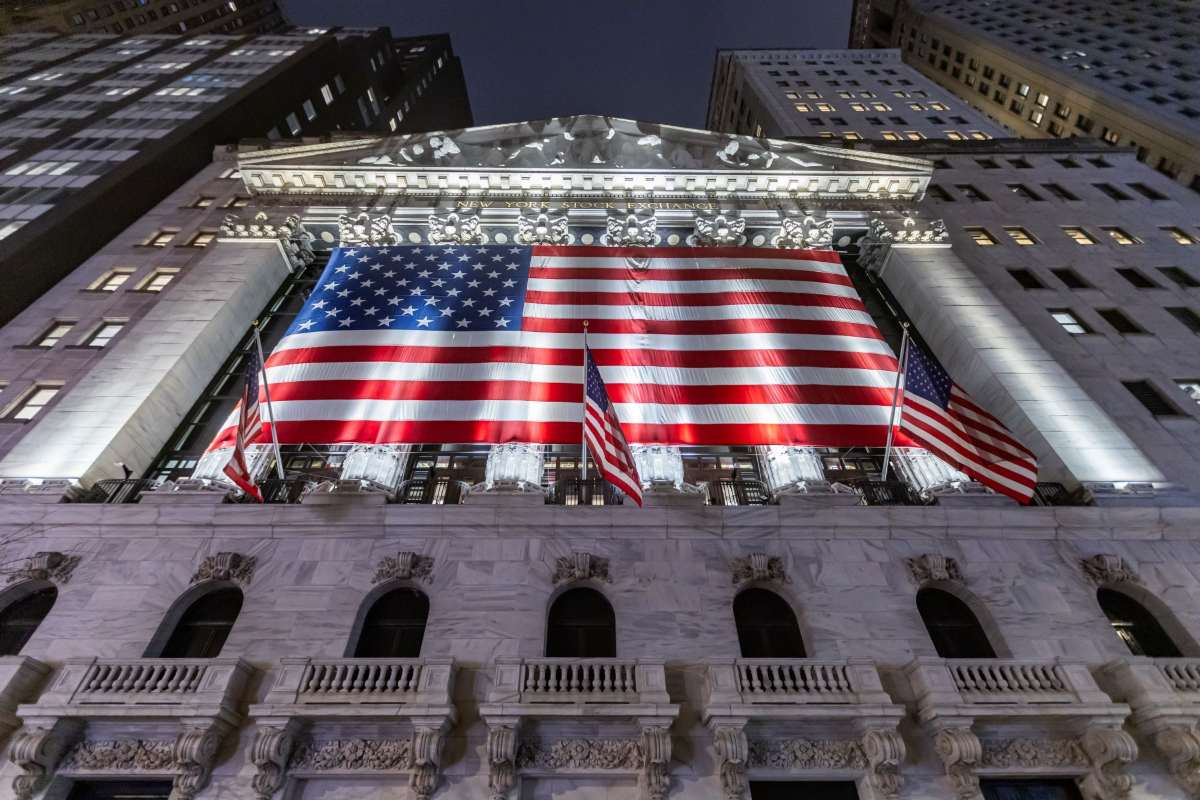 Wall Street: Πάρτι 530 μονάδων στον Dow Jones – Η τεχνητή νοημοσύνη ξαναβάζει φωτιά στις αγορές
