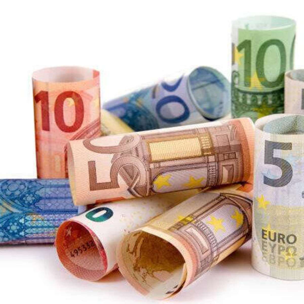 «Βουνό» 157,3 δισ. ευρώ στις τράπεζες: Ρεκόρ 15ετίας στις καταθέσεις – Τι αποκαλύπτουν τα στοιχεία της ΤτΕ