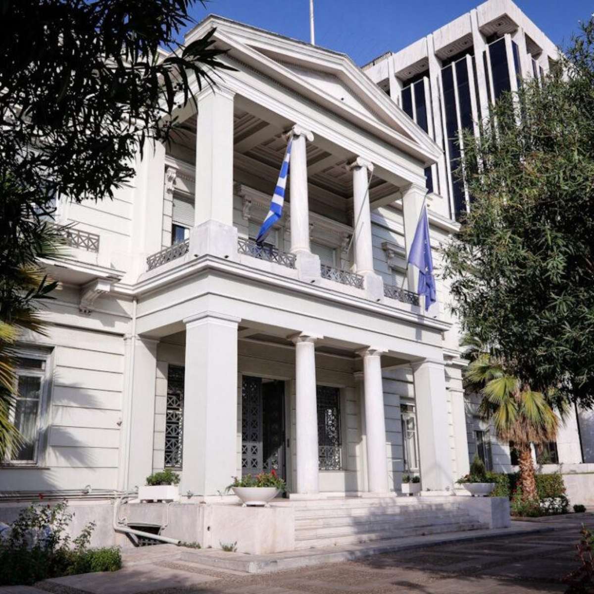 Αθήνα κατά Άγκυρας–Λιβύης: «Η γεωγραφία δεν αλλάζει» — Σκληρή απάντηση για το μνημόνιο