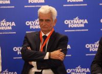 Κογιουμτσής: Έρχονται αυξήσεις σε ρούχα και παπούτσια – «Δώρο άδωρο» οι 120 δόσεις για πολλούς