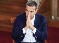 Ο Τσίπρας «πυροβολεί» Μαξίμου για το καλώδιο: «Παταγώδης αποτυχία» – Το παρασκήνιο με Γάλλους και Τουρκία