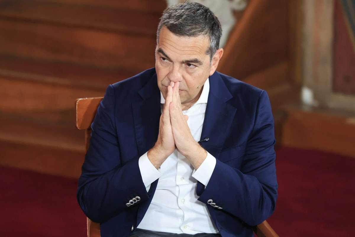 Ο Τσίπρας «πυροβολεί» Μαξίμου για το καλώδιο: «Παταγώδης αποτυχία» – Το παρασκήνιο με Γάλλους και Τουρκία