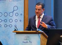 Άδωνις: «40 χρόνια δεν άγγιξαν την Ελασσόνα» – 75 εργαζόμενοι, αγγειογράφος 1 εκατ. και το νέο ΕΣΥ