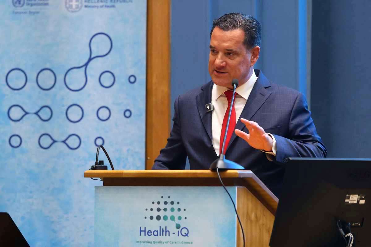 Άδωνις: «40 χρόνια δεν άγγιξαν την Ελασσόνα» – 75 εργαζόμενοι, αγγειογράφος 1 εκατ. και το νέο ΕΣΥ